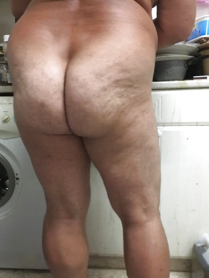 Mature dick sucker