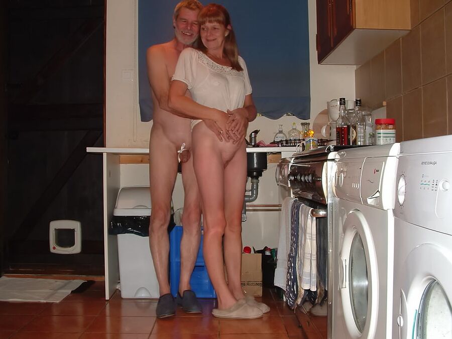 . Aussie Milf poses for hubby