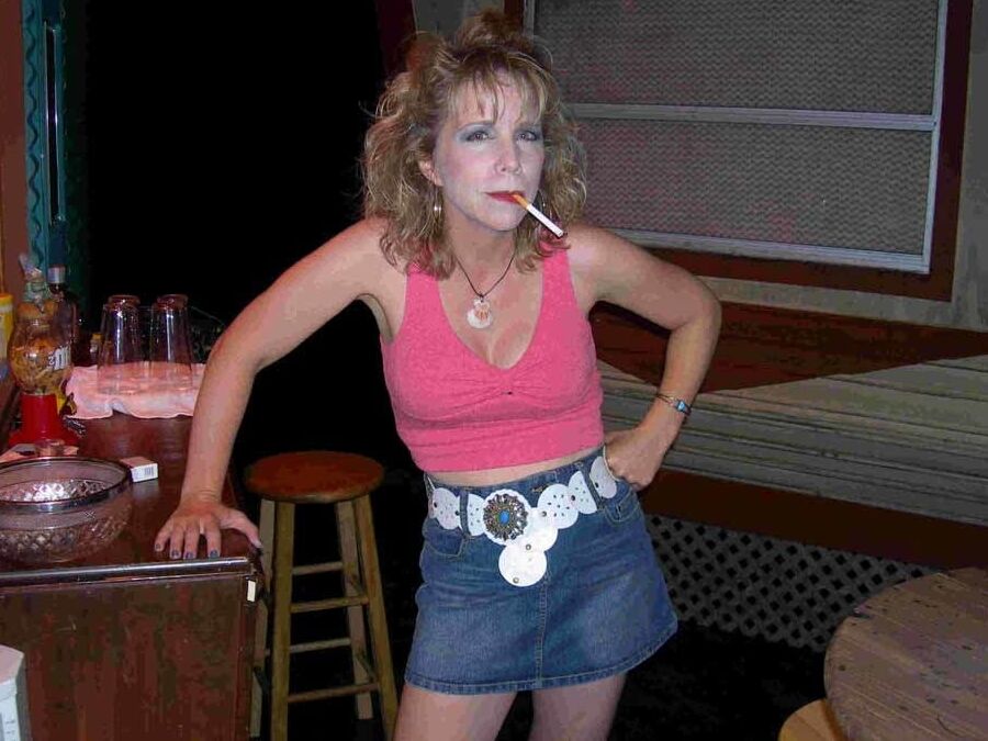 Gilfs milfs cigarettes