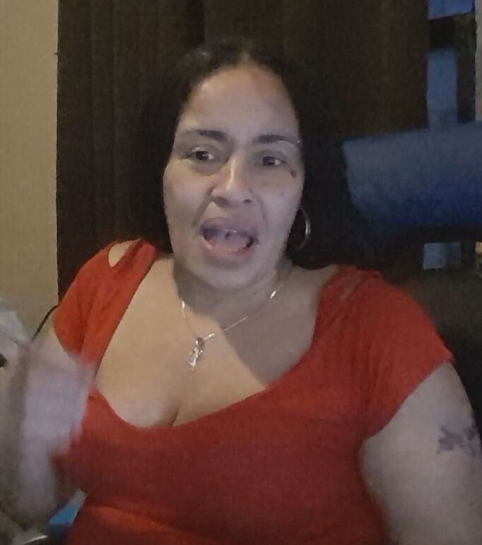 Nikki Bronx MILF face fucks a cock for some cash