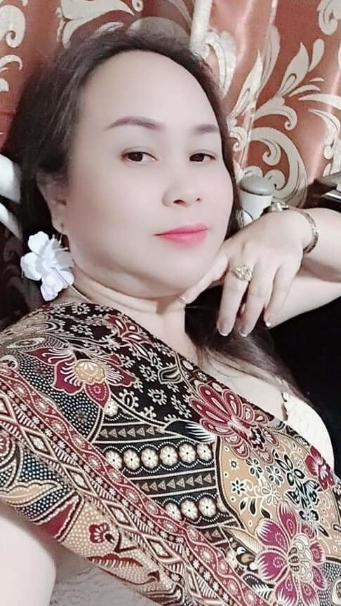 Janda, tetek besar, rumah Thai