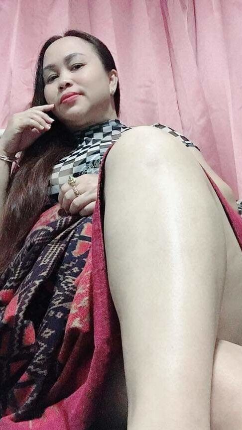 Janda, tetek besar, rumah Thai