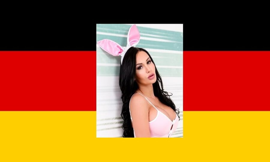 I love Kimber Lee from Germany