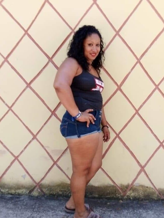 daniela lujan hermanas culonas ass bbw