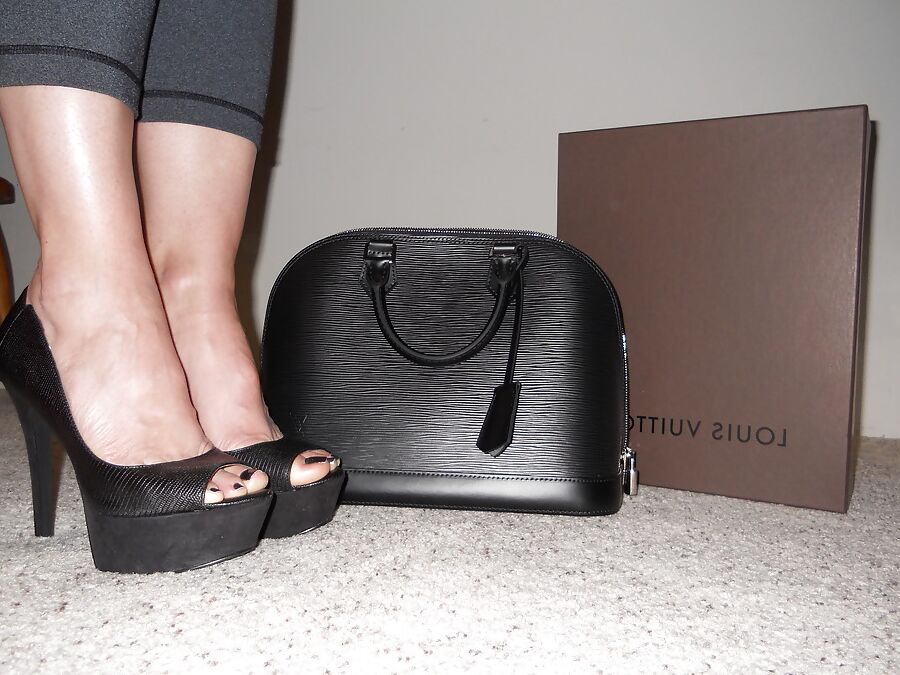Cum on my shoes and toes boys!