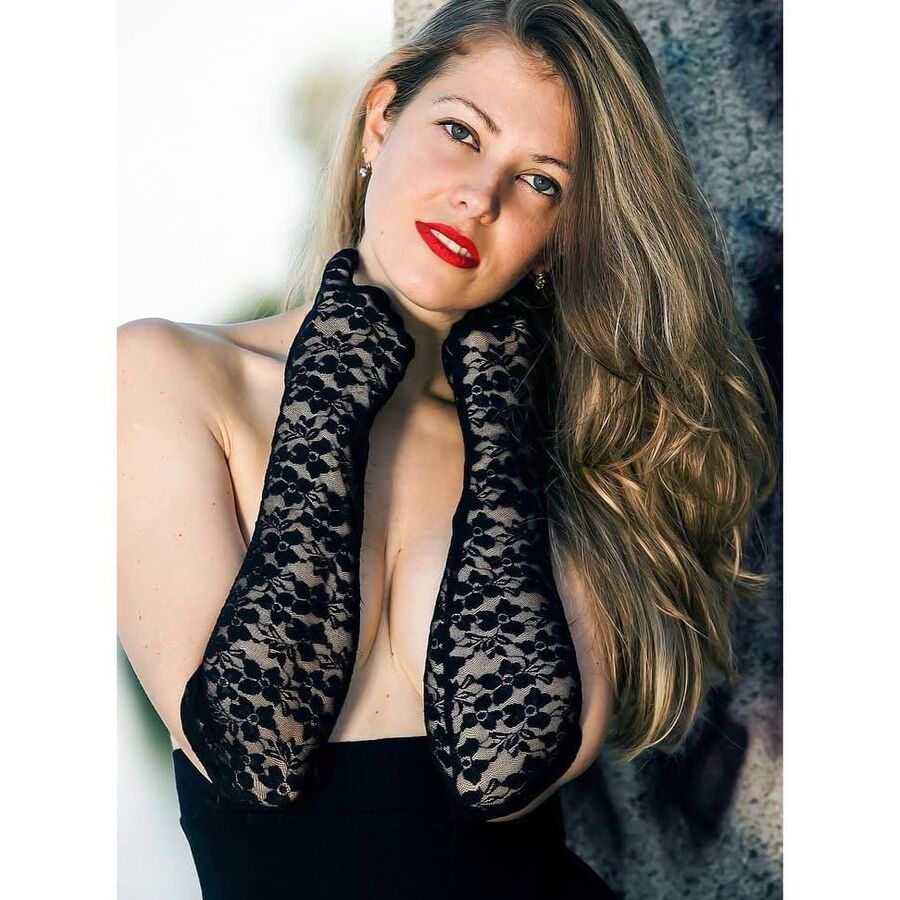 romanian kinky model suzana