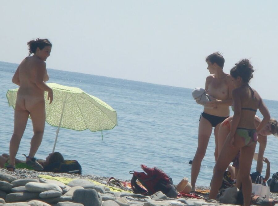 Chubby Slut Gets Naked Among Friends on Public OON CFNF