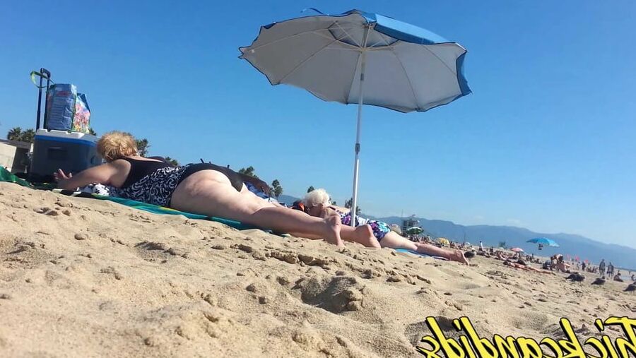 Ultimate BBW GRANNY with huge ass and thighs!! Part.