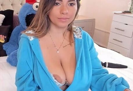 Sexy Breasts Cam Model