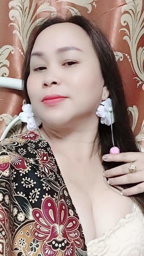 Janda, tetek besar, rumah Thai