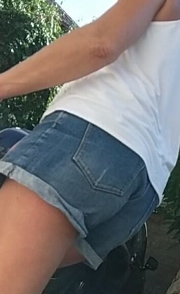 Spy mature ass
