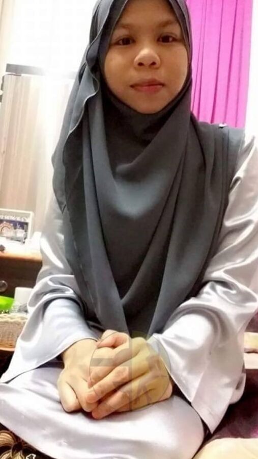 Cikgu huda tudung