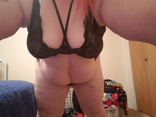 BBW mommy showing off