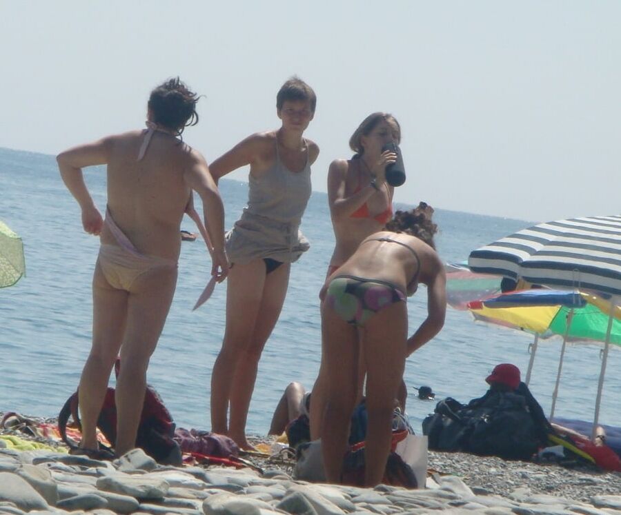 Chubby Slut Gets Naked Among Friends on Public OON CFNF