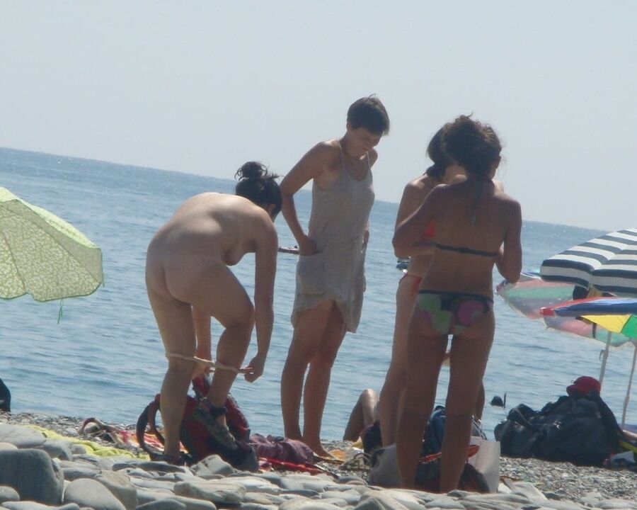 Chubby Slut Gets Naked Among Friends on Public OON CFNF