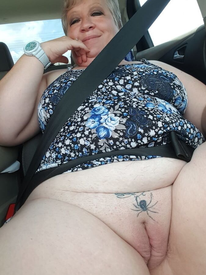 Mature show your pussy