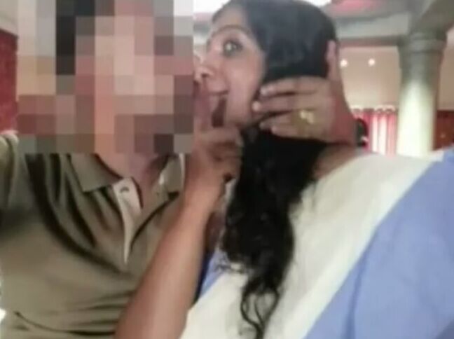 Kozhikode mallu latha auntiyude kallavedi