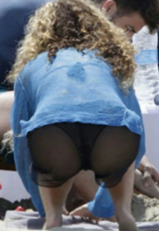 Shakira&;s Ass in a Thong..