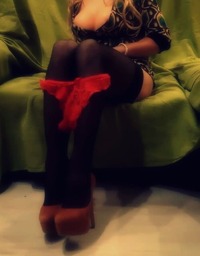 Tight-fitting mini sexy dress))