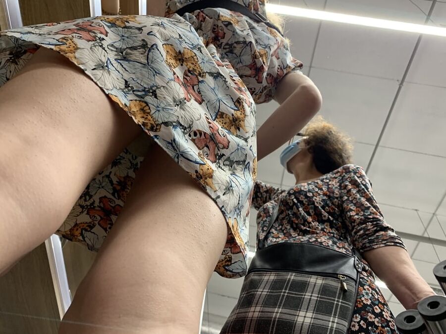 Mmm upskirt in mall