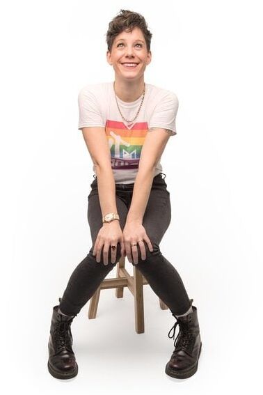 Suzi Ruffell, British Comedian, Lesbian, NN