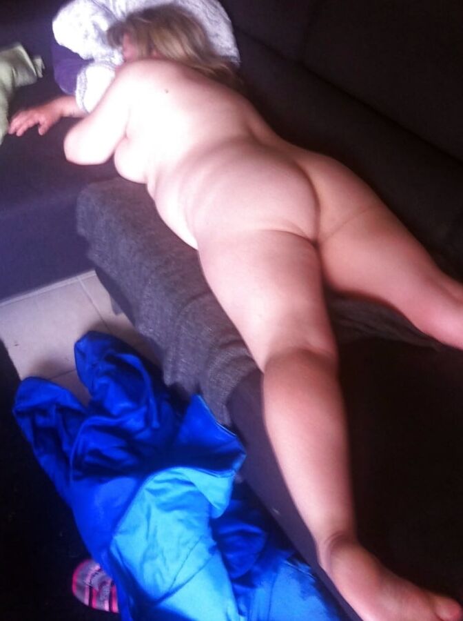 Mature dick sucker