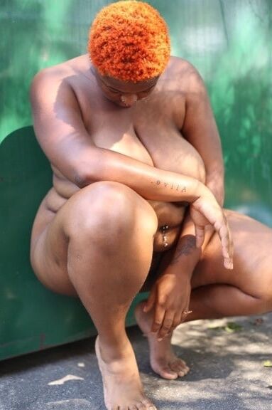 Tummies on these thick Hunnies