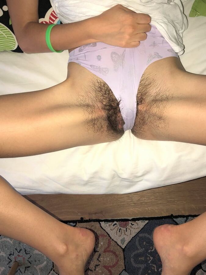 Natural sexiness of hairy pussy....