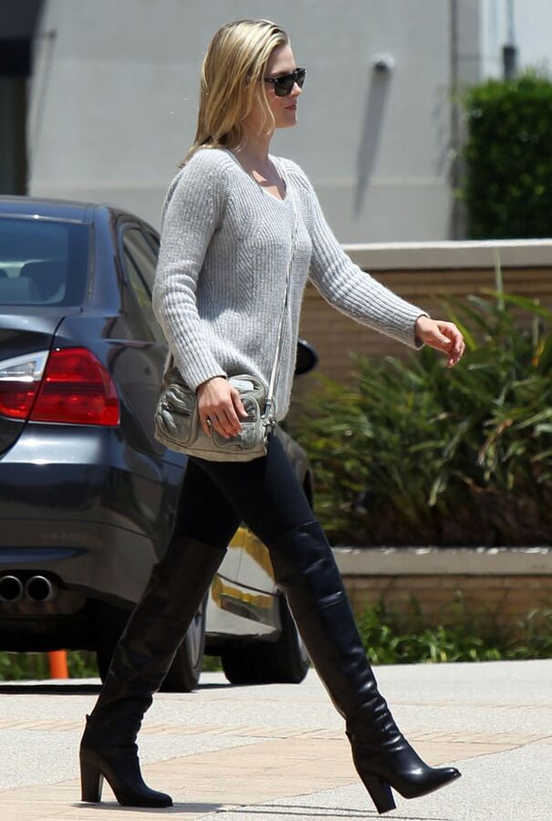 Female Celebrity Boots &amp; Leather - Ali Larter