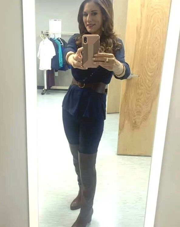 Female Celebrity Boots &amp; Leather - Erin Logan
