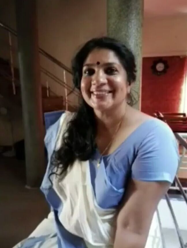 Kozhikode mallu latha auntiyude kallavedi