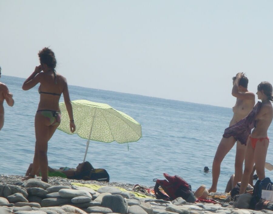 Chubby Slut Gets Naked Among Friends on Public OON CFNF