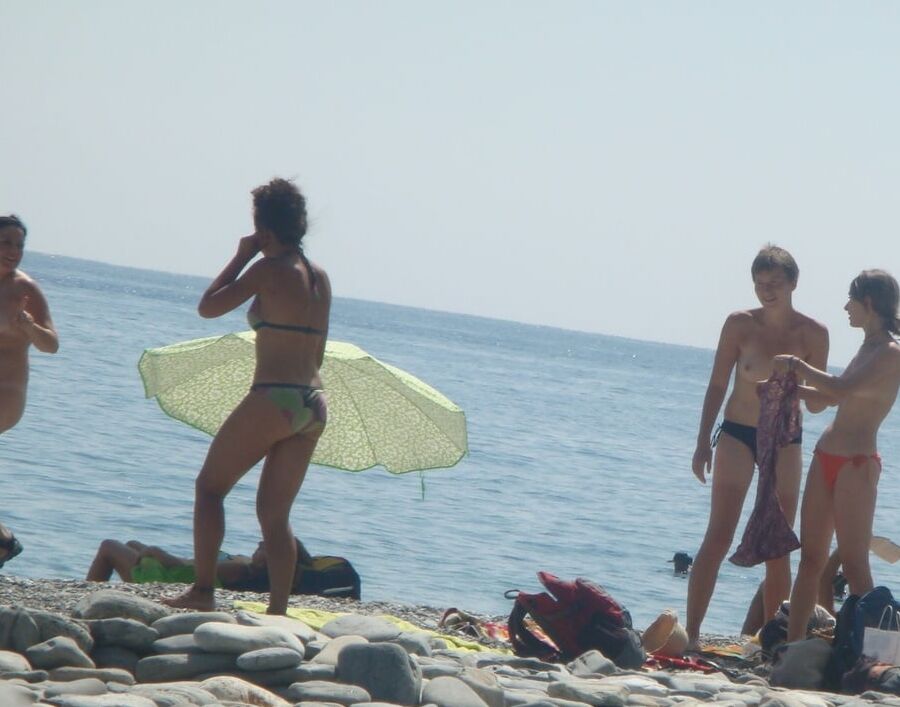 Chubby Slut Gets Naked Among Friends on Public OON CFNF