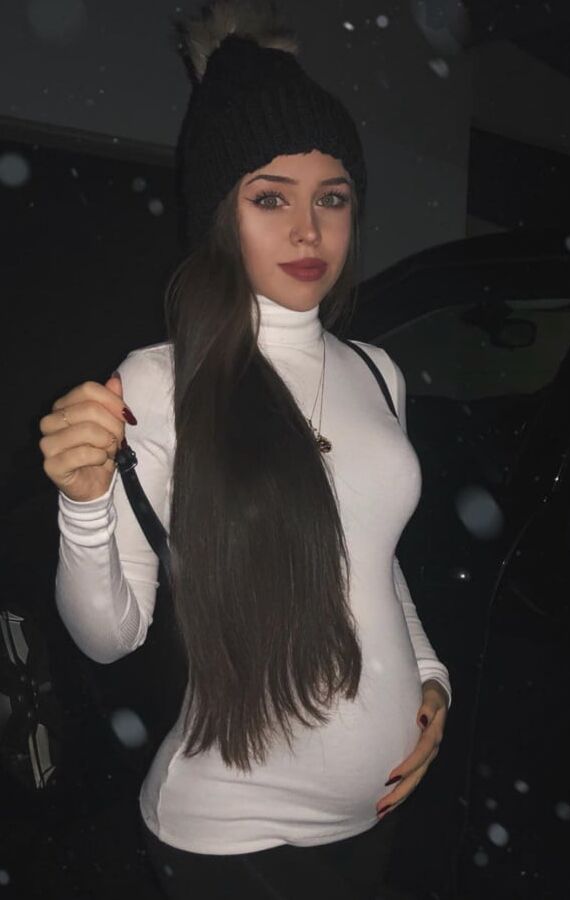 lara sexy insta pregnant