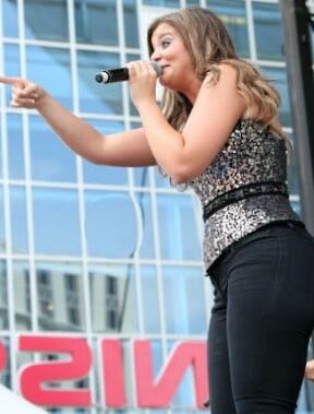 Lauren Alaina &amp; her big fat ass!