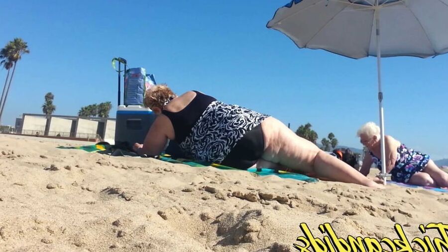 Ultimate BBW GRANNY with huge ass and thighs!! Part.