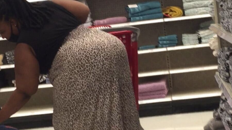 UNREALISTIC SSBBW MILF