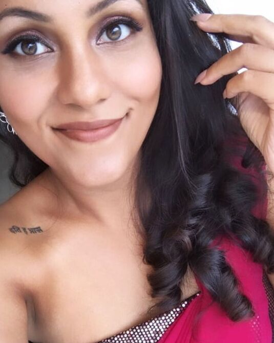Indian hot brown beauty