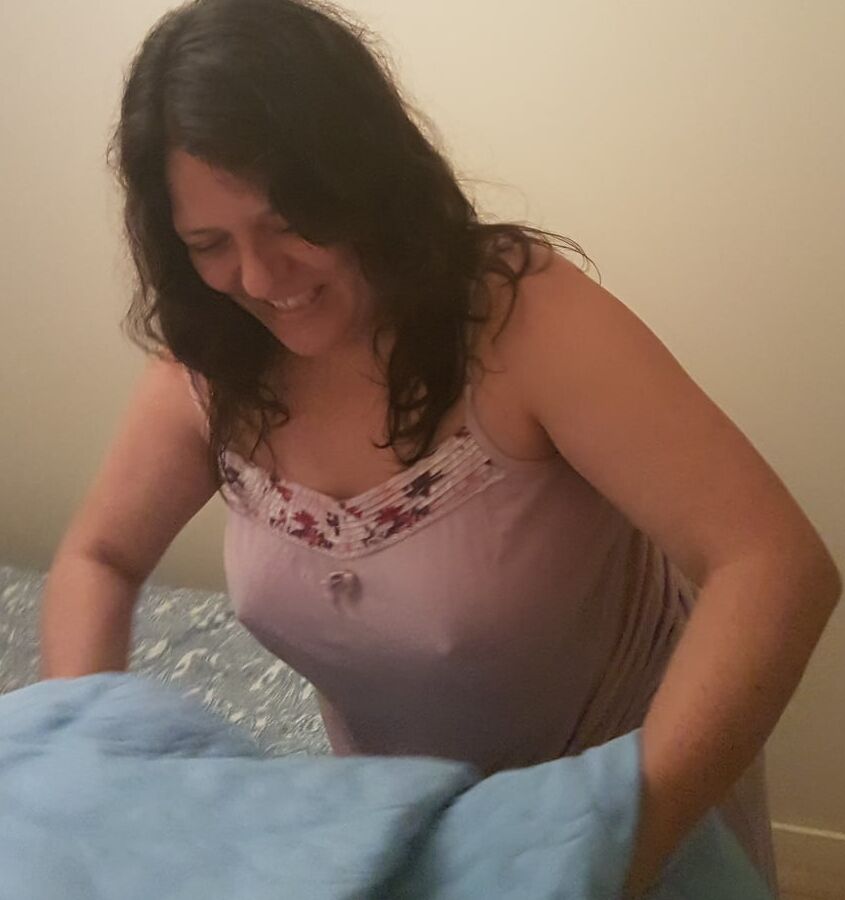 Voyeur Braless mother
