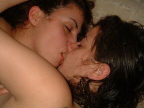 casal aproveitando