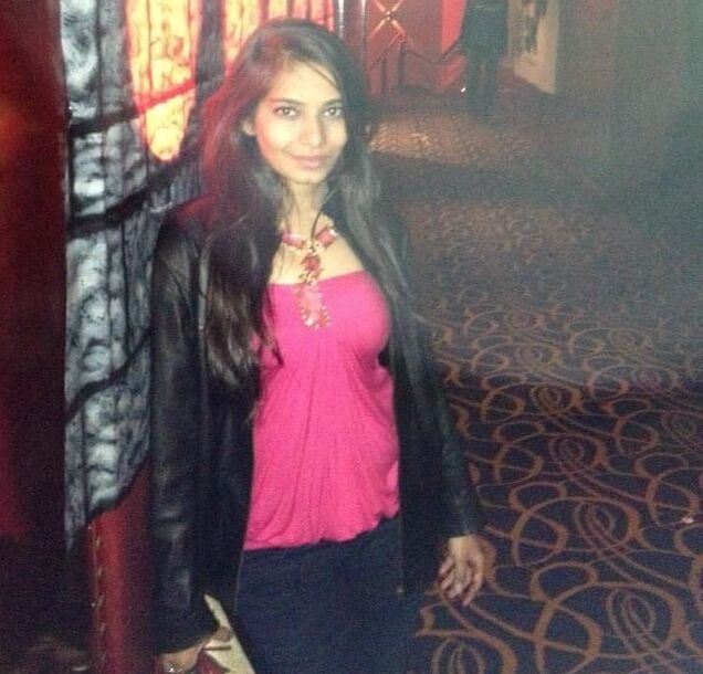 Desi Paki Girl Eman Selfies Leaked by BF