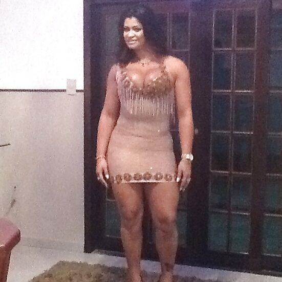 Cougar Milf Brunette Babe
