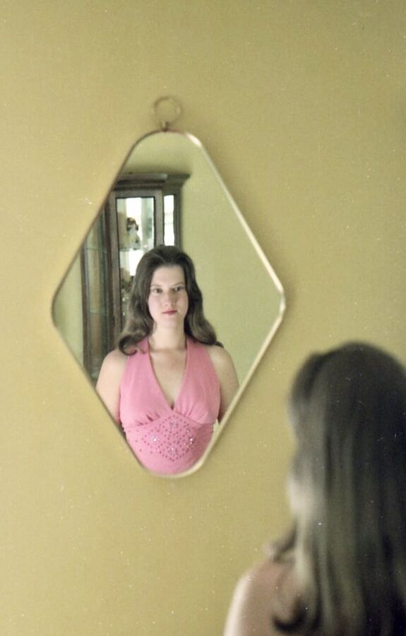 Vintage Amateur MILF Wife Model