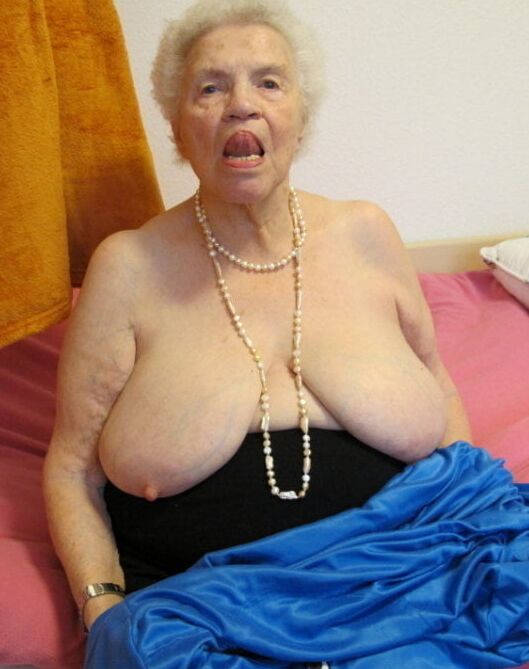 naked grannies