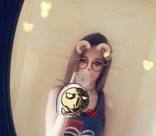 Phoenix_Emma wants to be a popular webslut