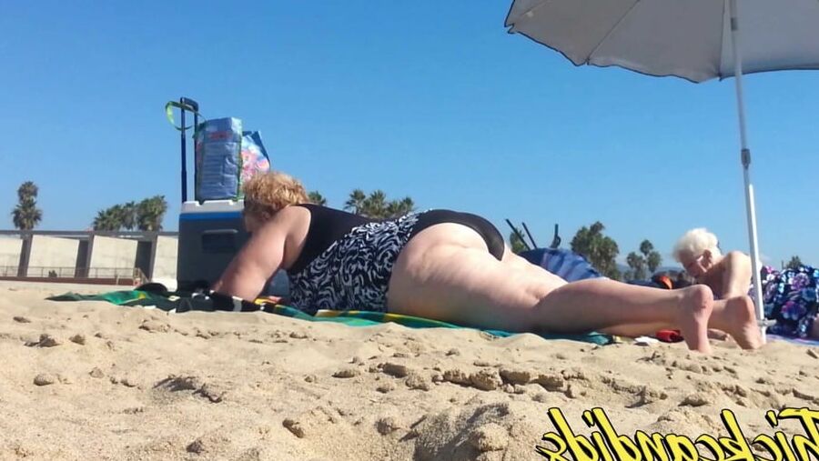 Ultimate BBW GRANNY with huge ass and thighs!! Part.