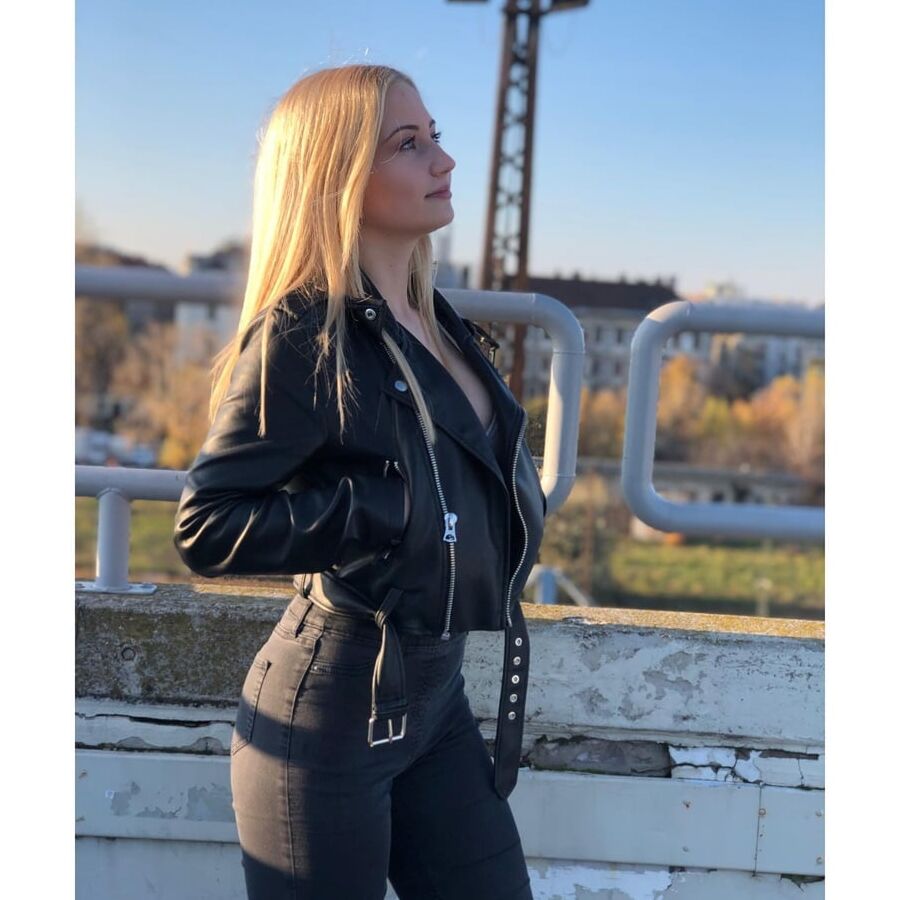 Keresem, ki ismeri?