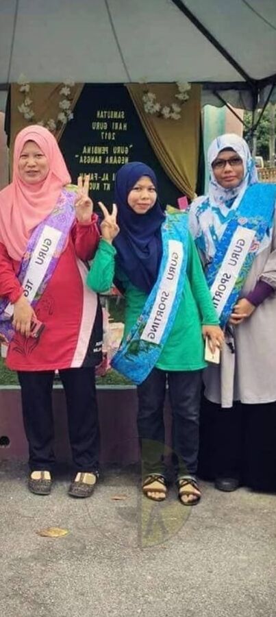 Cikgu huda tudung