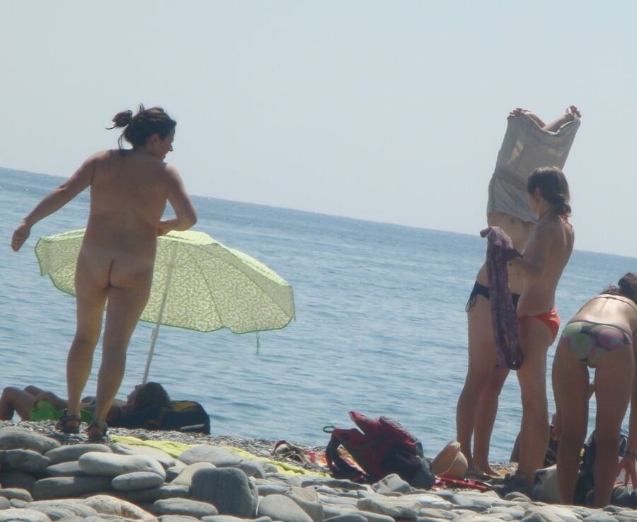 Chubby Slut Gets Naked Among Friends on Public OON CFNF
