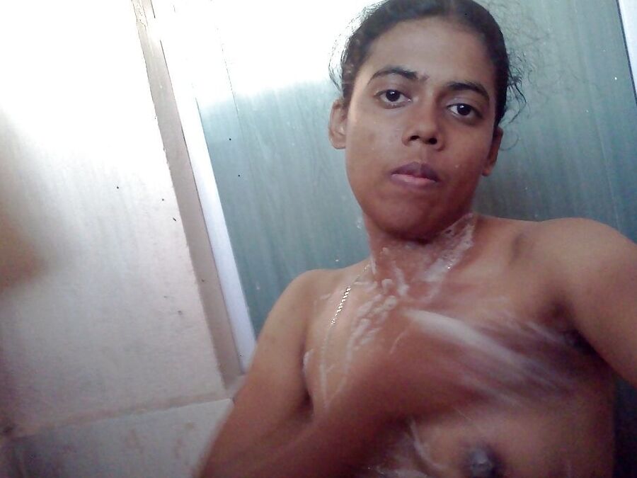 Tamil Aunty Keerthana